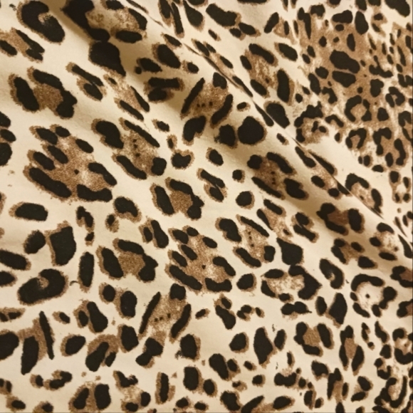 White Birch oversized brown and animal print blouse. Sz S. - Picture 5 of 8